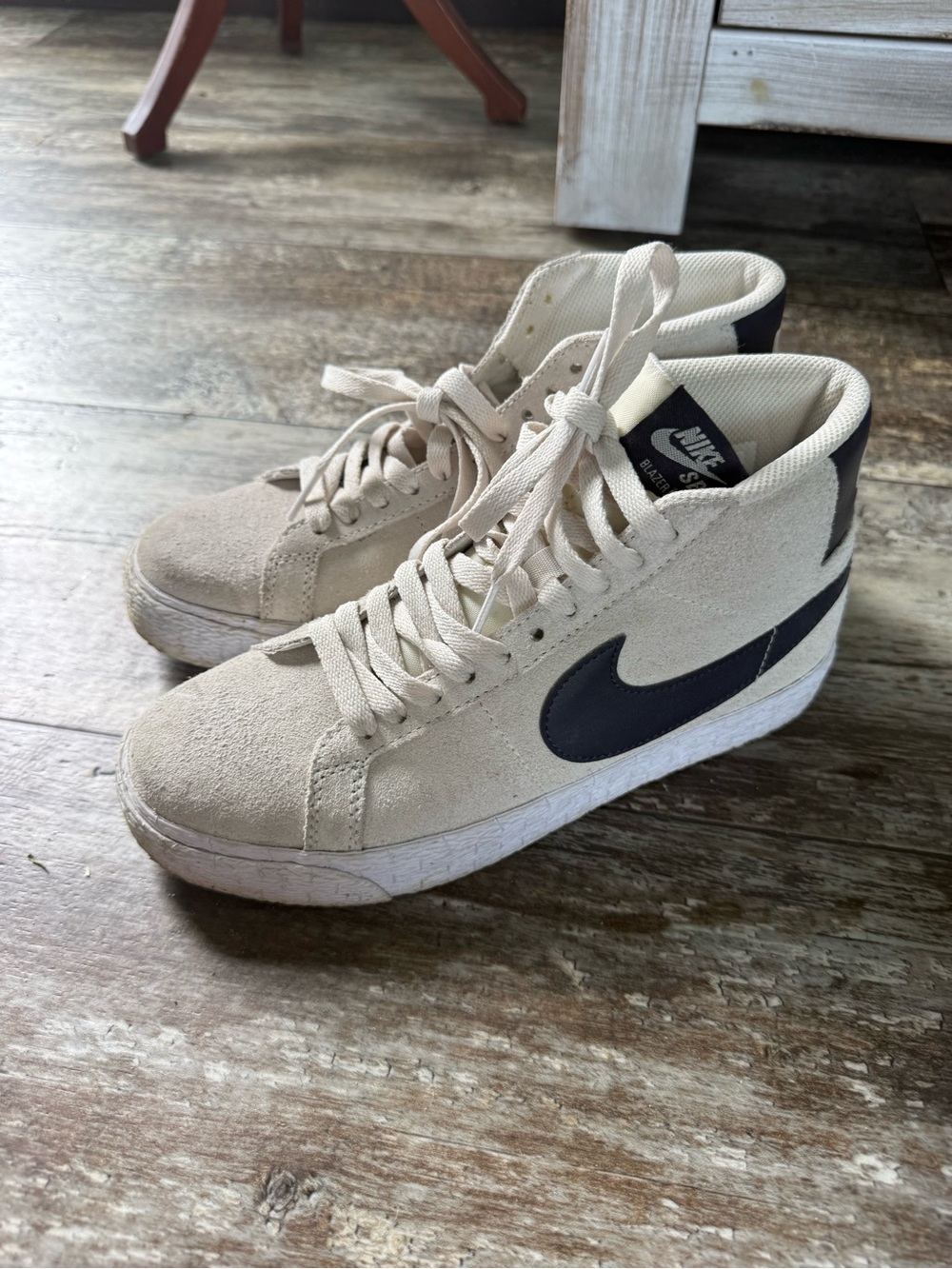 Nike Blazer Mid '77 Sneakers 7M Women’s 5.5 Mens $115